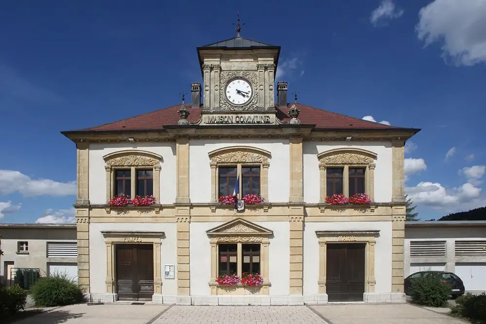 Goux-les-Usiers, mairie-école - img 44327