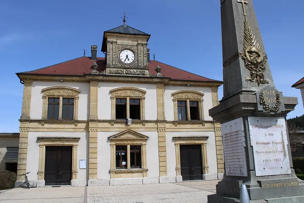 Goux-les-Usiers Mairie 1