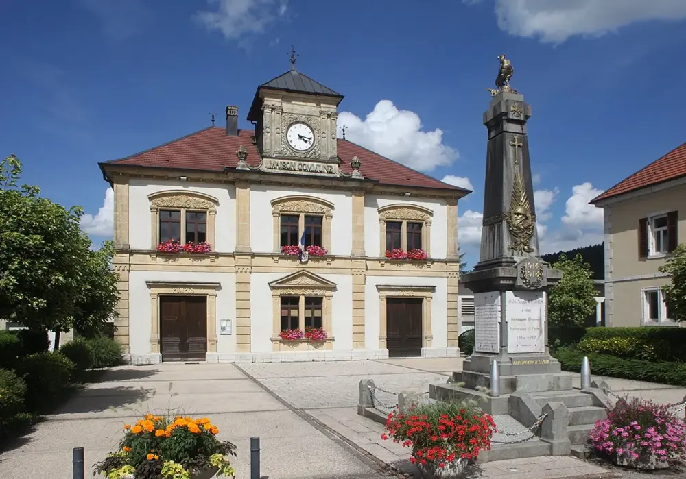 Goux-les-Usiers, mairie-école - img 44326